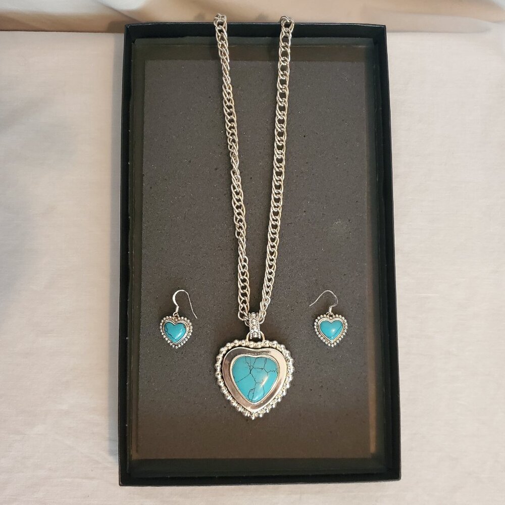 Hot In Hollywood Costume Turquoise Necklace and Earring Set